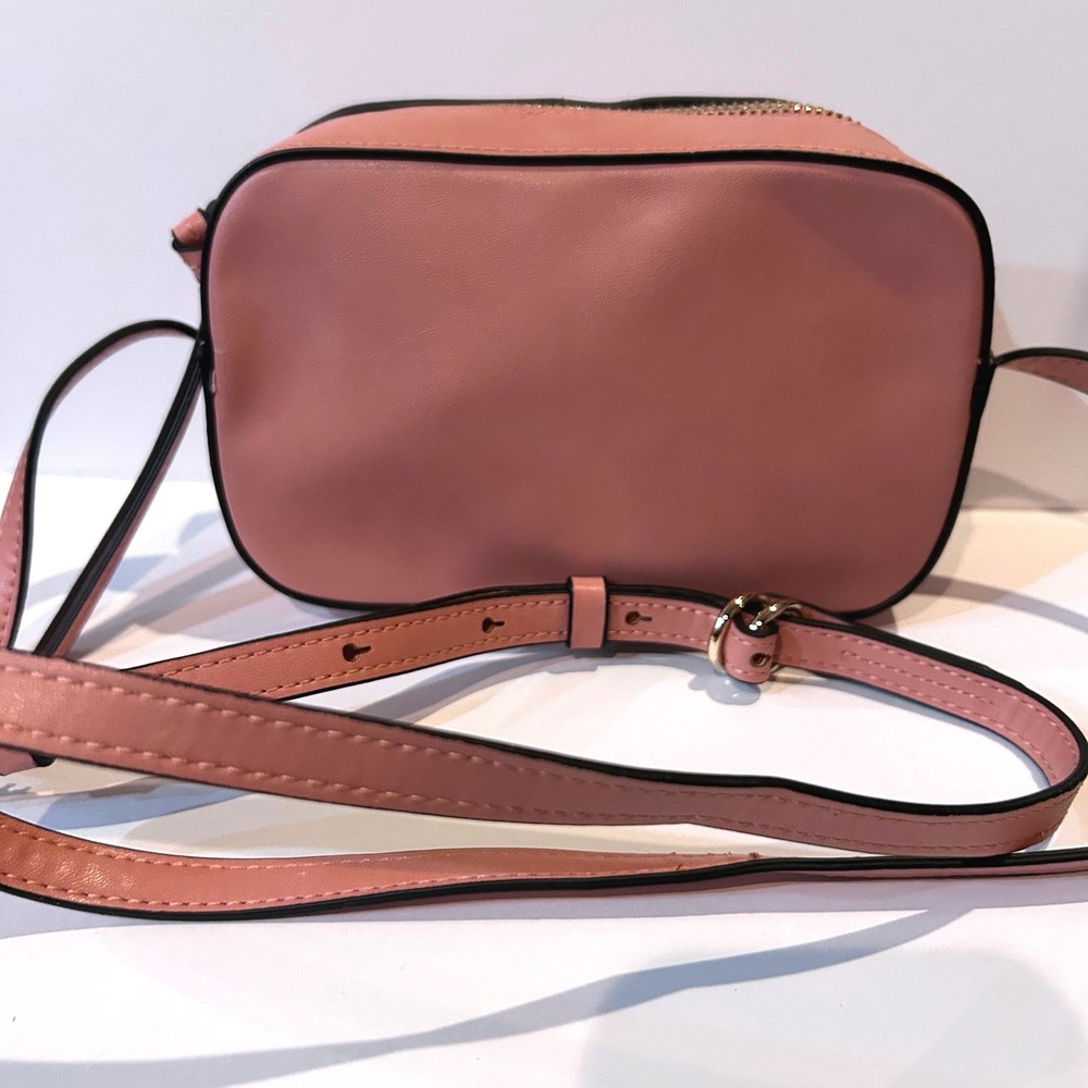 Pink Camera Crossbody Bag Adjustable Strap Gold‎ Tone Hardware